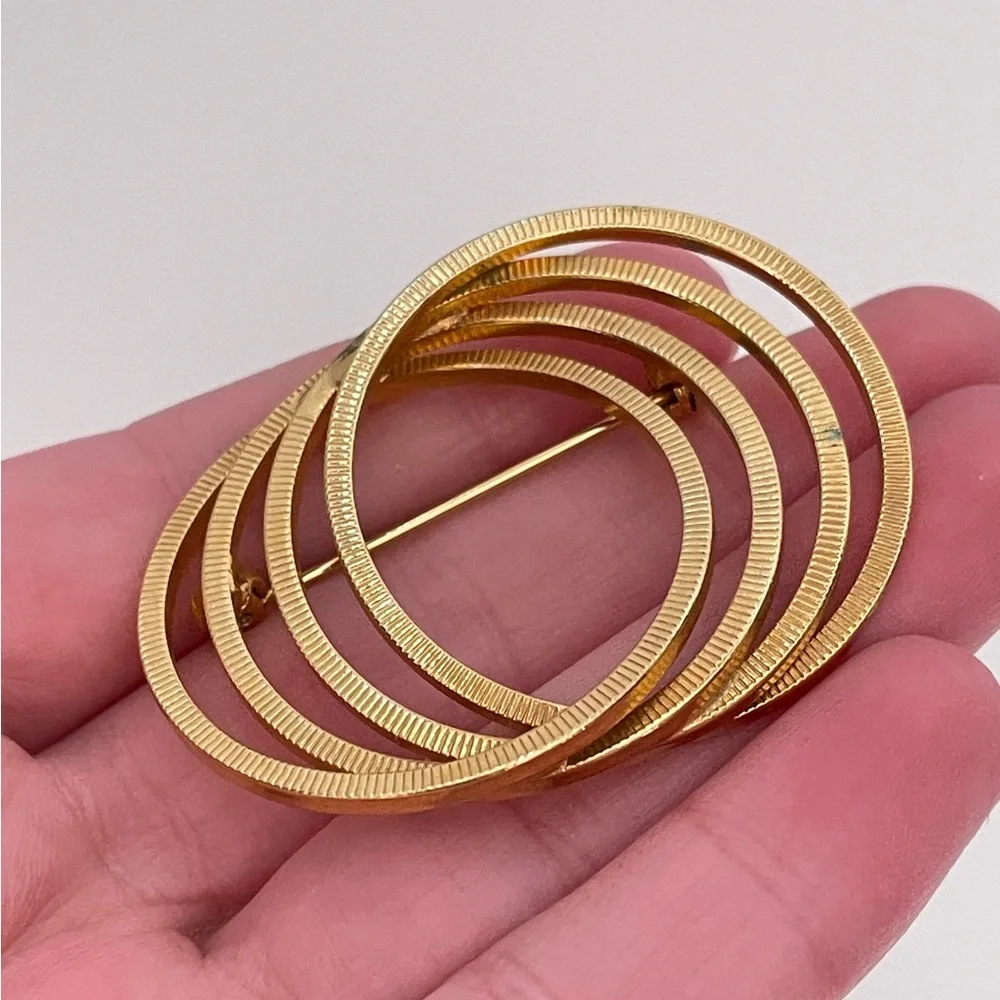 Vintage Heavy Gold Tone Abstract Circle Geometric Statement Retro Brooch / Pin